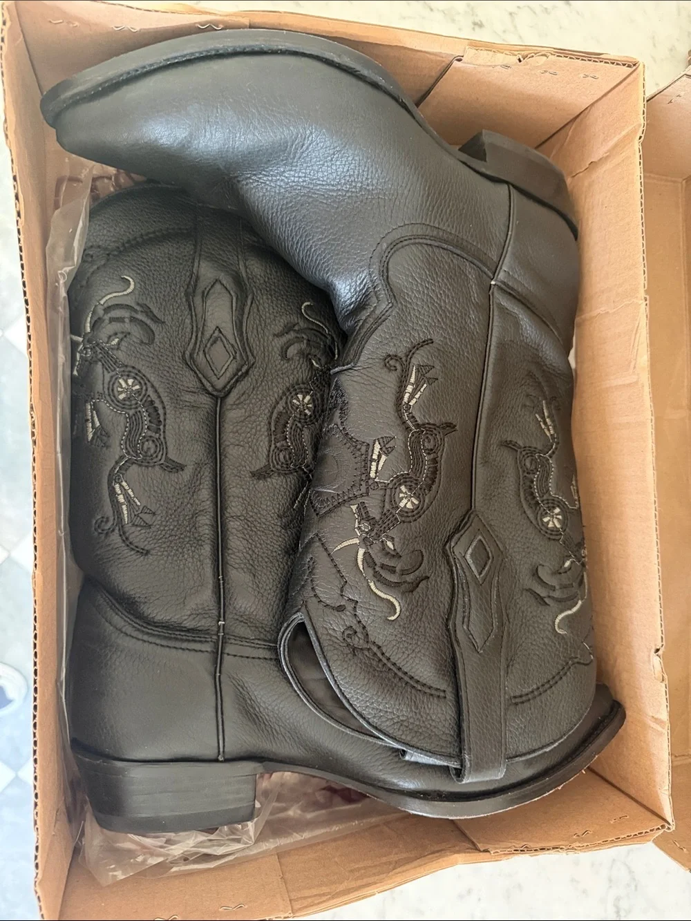 Cuadra men’s 9.5 black cowboy boots